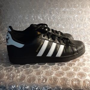 Adidas superstars
